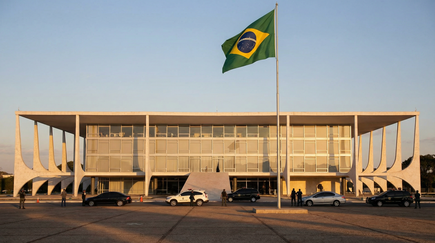 Governo Lula enfrenta desgaste após nova rodada de críticas ao arcabouço fiscal