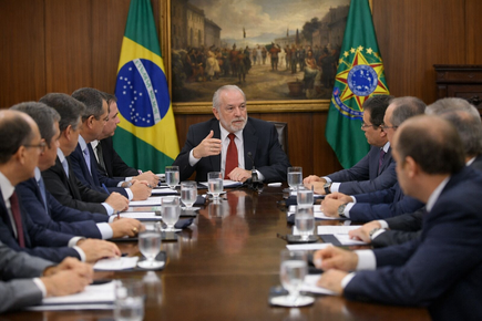 Lula defende agenda econômica no Congresso e cobra avanço em pautas fiscais